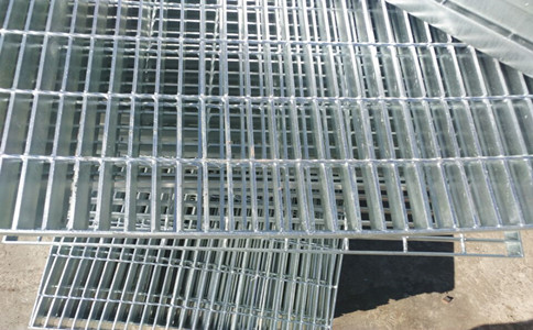 镀锌钢格栅.jpg 镀锌钢格栅.jpg