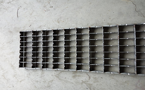 齿形防滑钢格栅.jpg 齿形防滑钢格栅.jpg