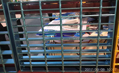 喷漆防锈钢格栅.jpg 喷漆防锈钢格栅.jpg