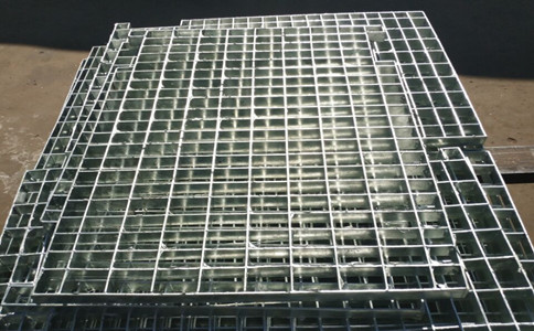 镀锌钢格栅.jpg 镀锌钢格栅.jpg