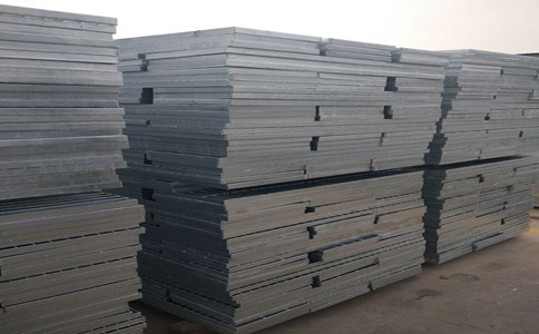 踏步钢格栅.jpg 踏步钢格栅.jpg